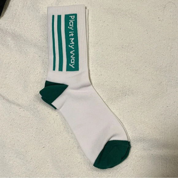 Halara Crew Socks - Picture 2 of 4